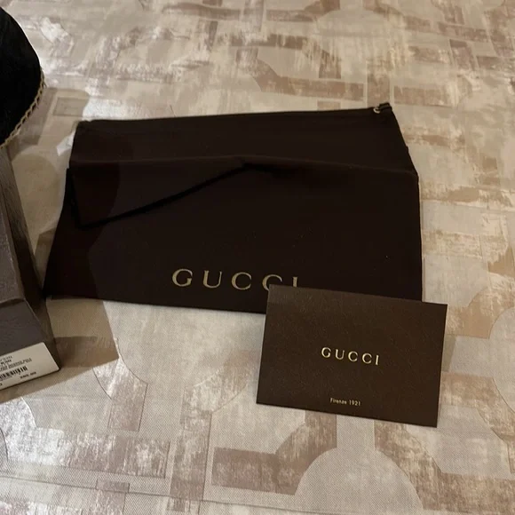 Gucci suede softy loafers - Picture 3 of 7